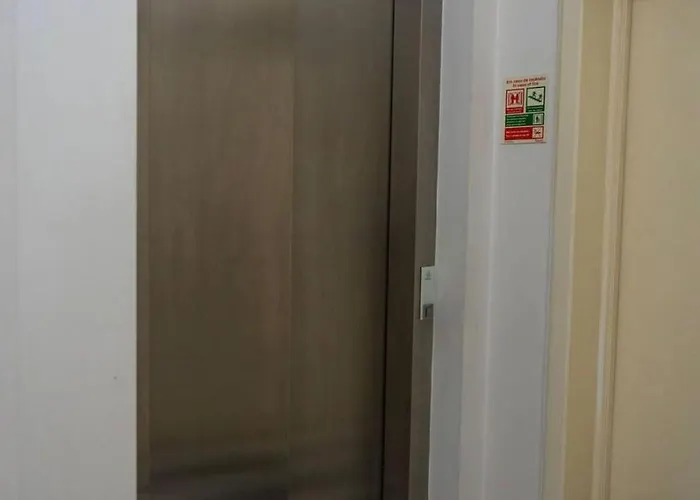 Modern フンシャル